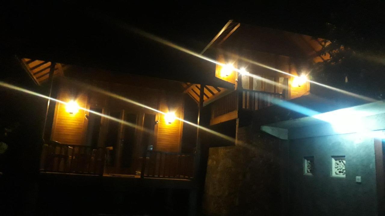 Singaraja Uma D'Nyuh Homestay מראה חיצוני תמונה